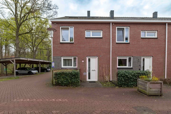Het Sparrenbos 45 in Apeldoorn foto