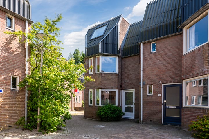 Het Sticht 92 in Assen foto