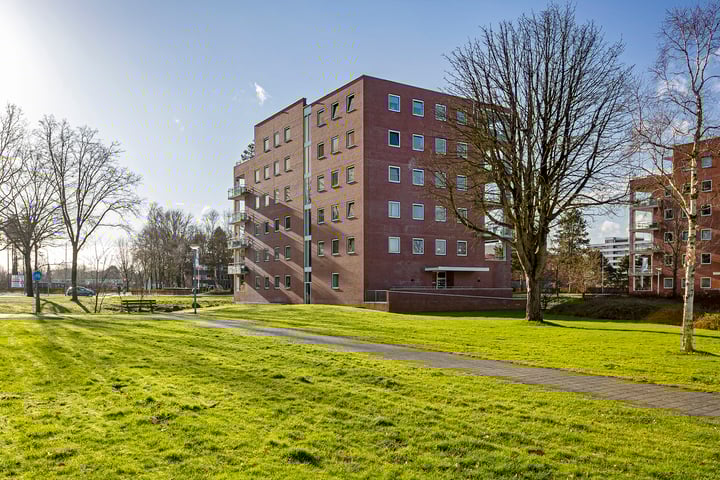 Het Waal 102 in Emmen foto