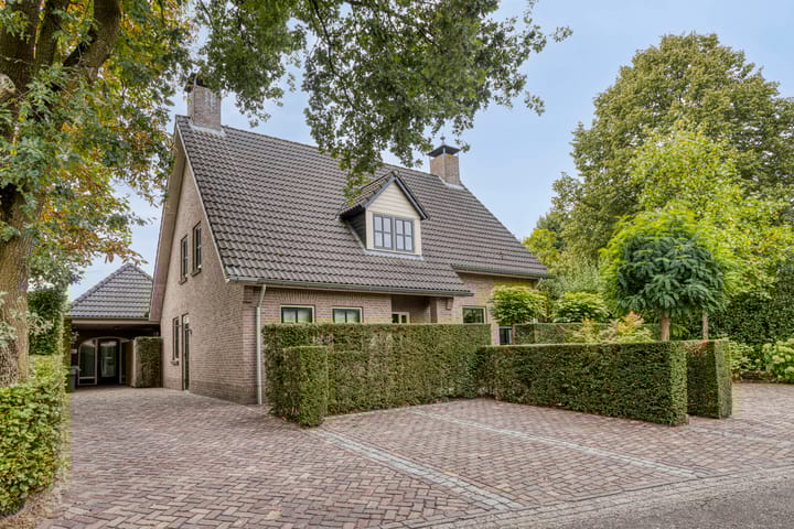 Heufkensweg 5A in Uden foto
