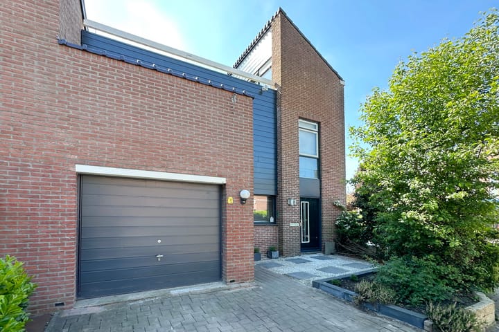 Heuvelhof 13 in Waddinxveen