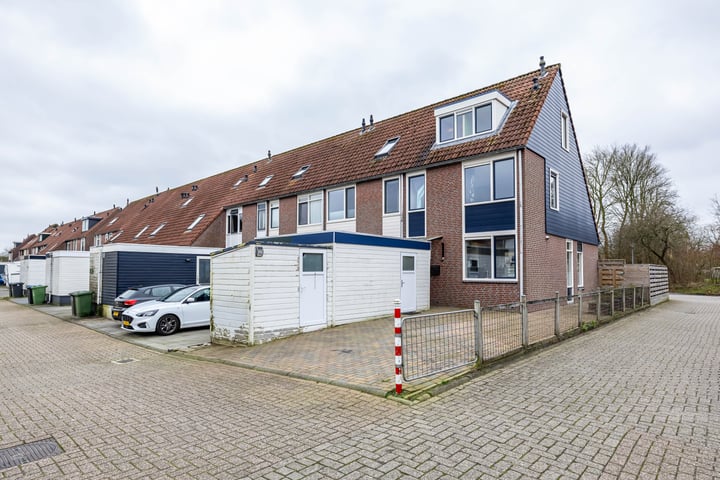 Hiddemaheerd 152 in Groningen foto