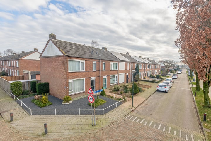 Hiddes de Friesstraat 2 in Veghel foto