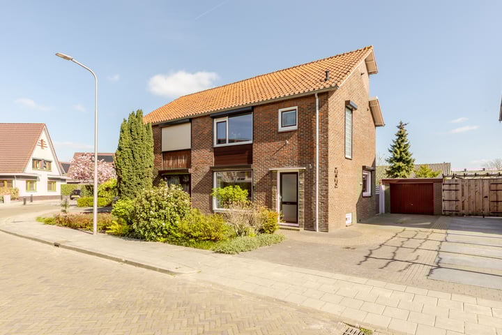 Hiesveltstraat 20 in 's-Gravendeel foto
