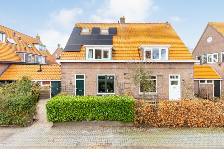 Hildegondestraat 1 in Bussum foto