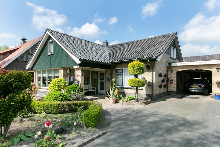 Hilversweg 12 in Neede foto