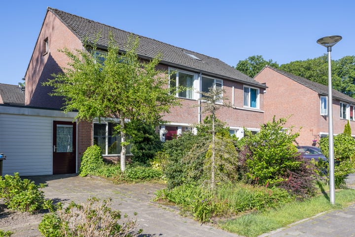 Hinnemanskamp 10 in Enschede foto