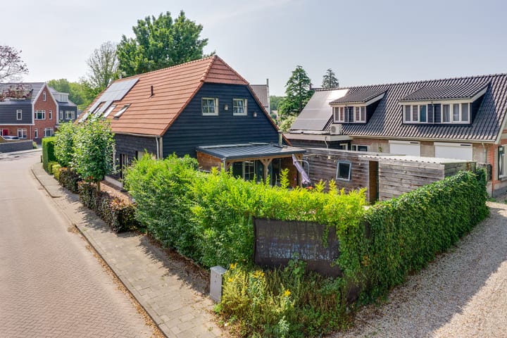 Hoefselaan 10 in Rijswijk (NB)