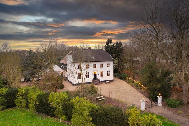 Hoeksehofstraat 6 in Ressen foto