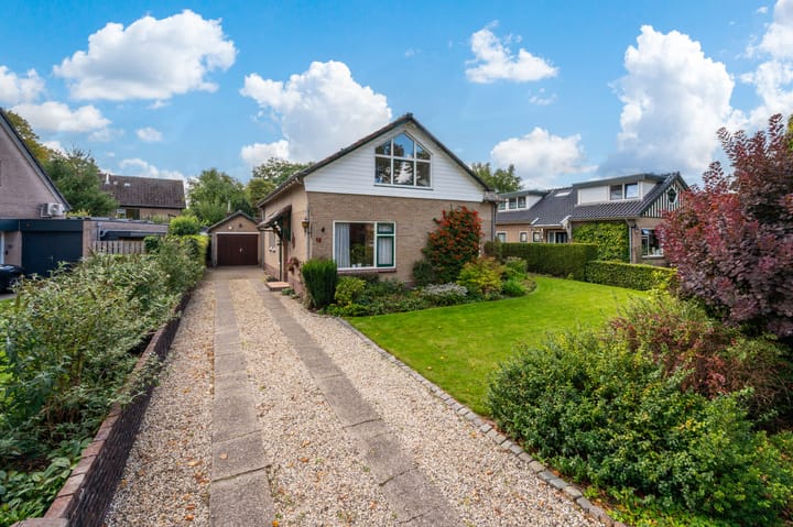 Hoenderloseweg 15 in Ugchelen foto