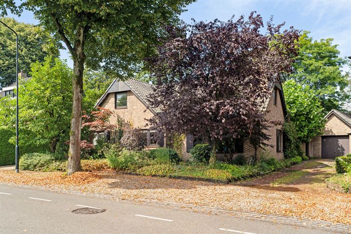 Hoenderloseweg 42 in Ugchelen foto