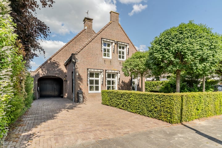 Hof 72 in Dongen foto