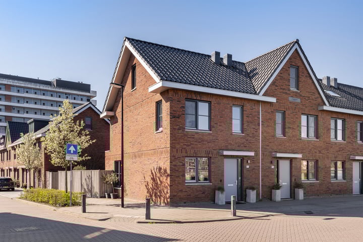 Hof van Delftsesluis 35 in Vlaardingen foto