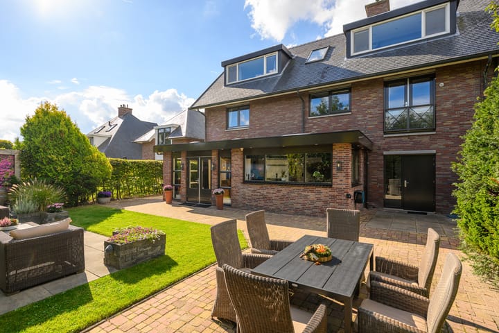 Hof van Loosduinen 29 in Nootdorp foto