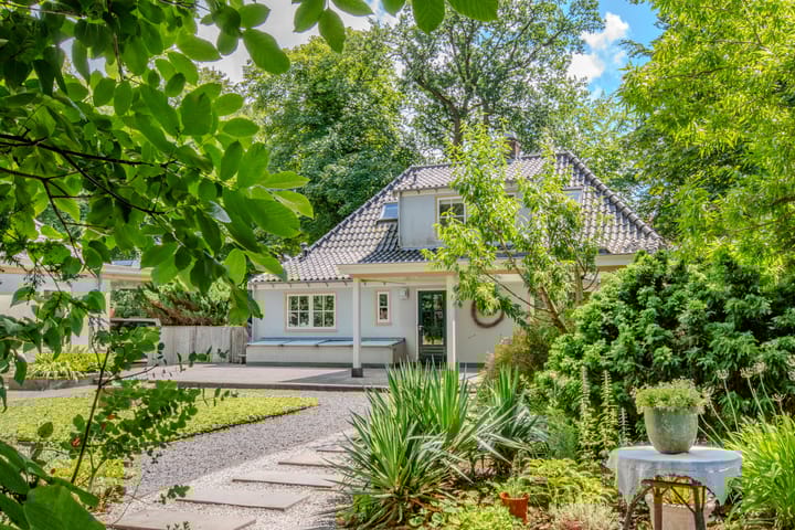 Hoflaan 16 in Bergen (NH)