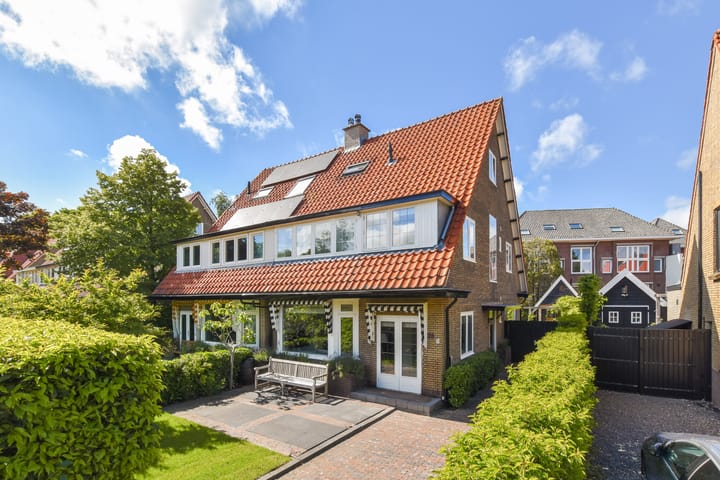 Hoflaan 26 in Wassenaar foto