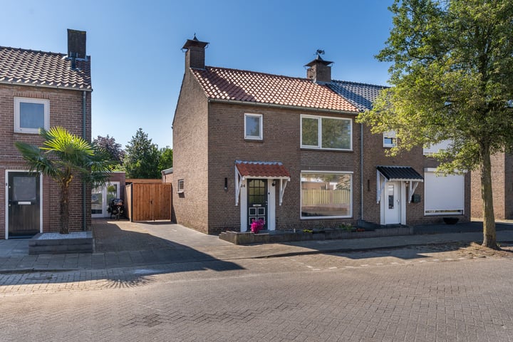 Hofstraat 24 in Den Dungen foto