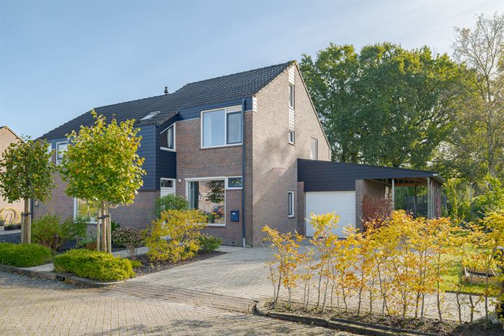 Hofwijck 49 in Roden foto