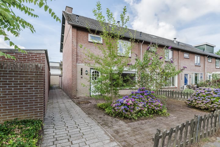 Hoge Dries 1 in Alphen foto