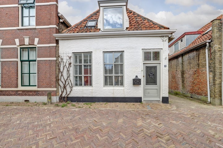 Hoge Kerkstraat 15 in Nieuwerkerk foto