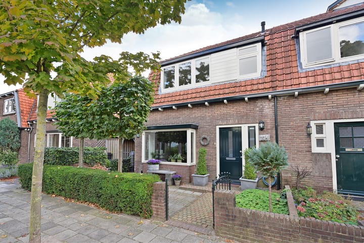 Hoge Larenseweg 234 in Hilversum foto