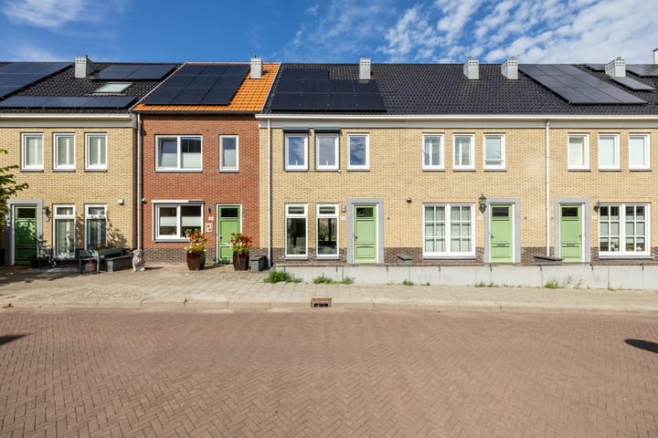 Hoge Weere 110 in Zwaag foto