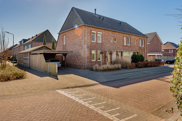 Hogekamp 1 in Oldebroek foto