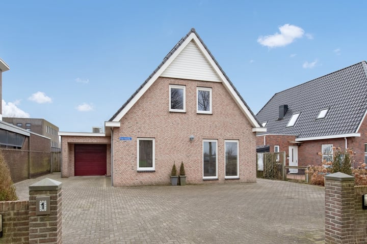 Hogeveenseweg 1 in Benthuizen foto