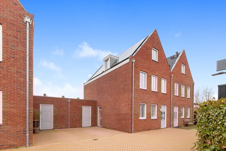 Hogeweg 124a in Uitgeest foto