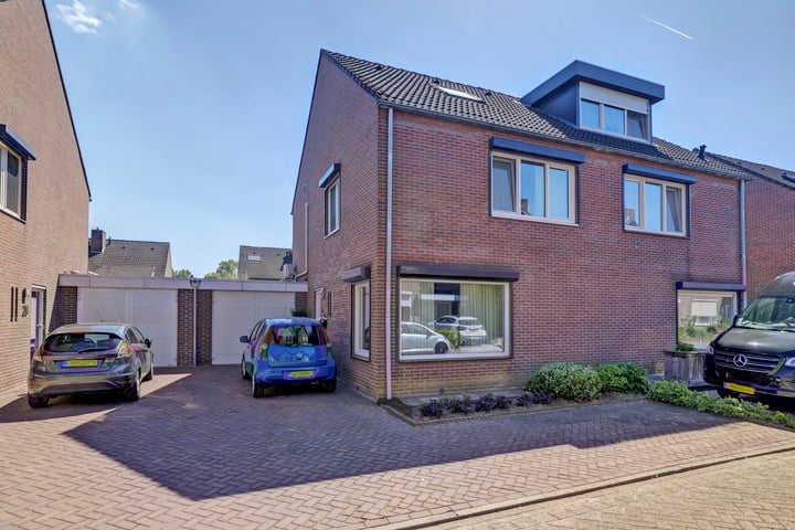 Hollasstraat 25 in Baarlo