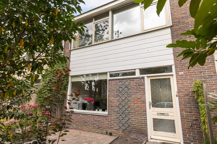 Holwortel 56 in Leeuwarden foto