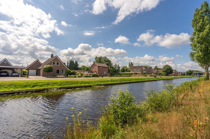 Hoofdkanaal OZ 36 in Emmer-Compascuum