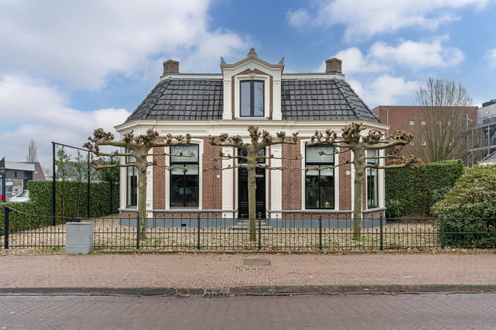 Hoofdstraat 1 in Gorredijk foto