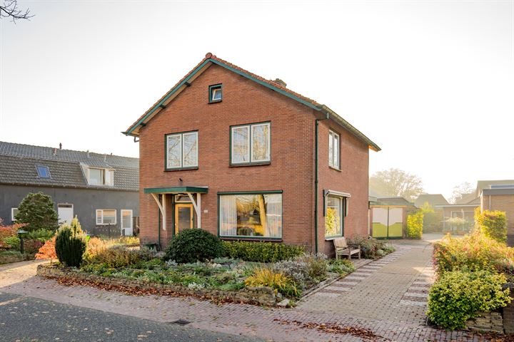 Hoofdstraat 108 in Voorthuizen foto