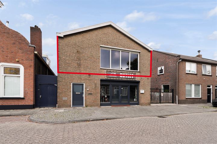 Hoofdstraat 127A in Kaatsheuvel foto