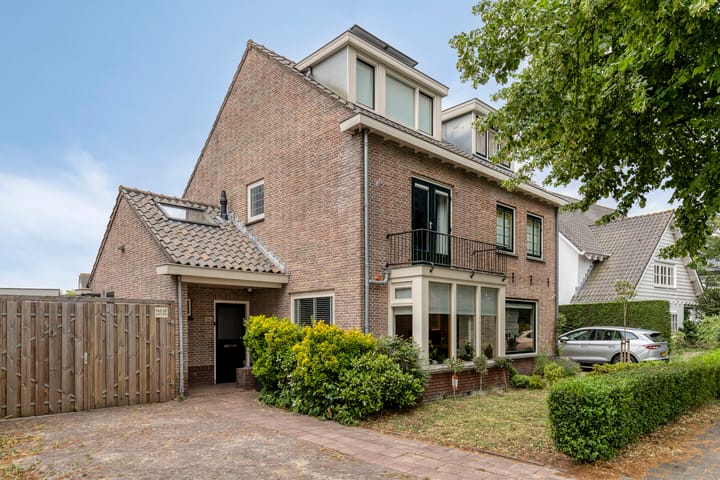 Hoofdstraat 156a in Sassenheim foto
