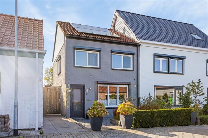 Hoofdstraat 16 in Terneuzen foto