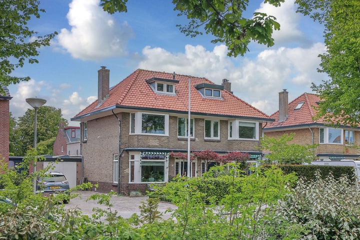 Hoofdstraat 18 in Santpoort-Noord