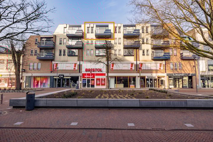 Hoofdstraat 238-43 in Hoogeveen foto