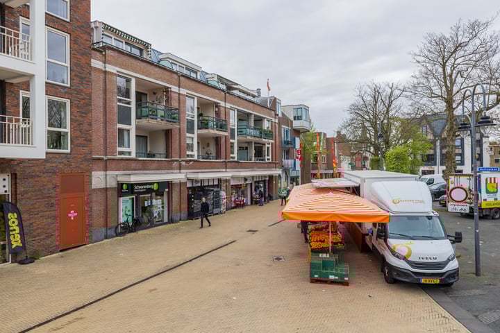 Hoofdstraat 248b in Sassenheim
