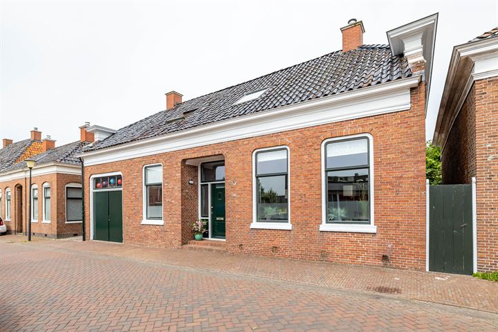 Hoofdstraat 33 in Stedum foto