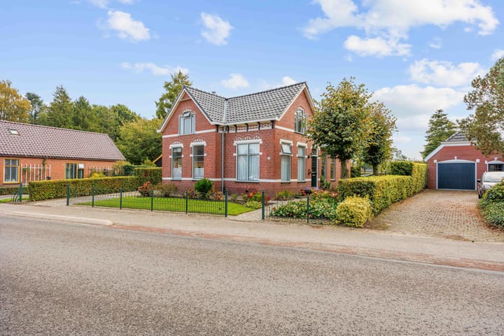 Hoofdweg 11 in Siddeburen foto