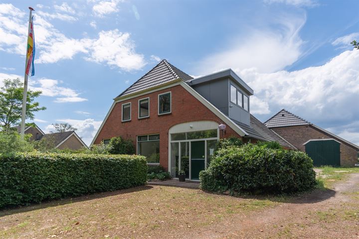 Hoofdweg 112 in Oudemolen foto