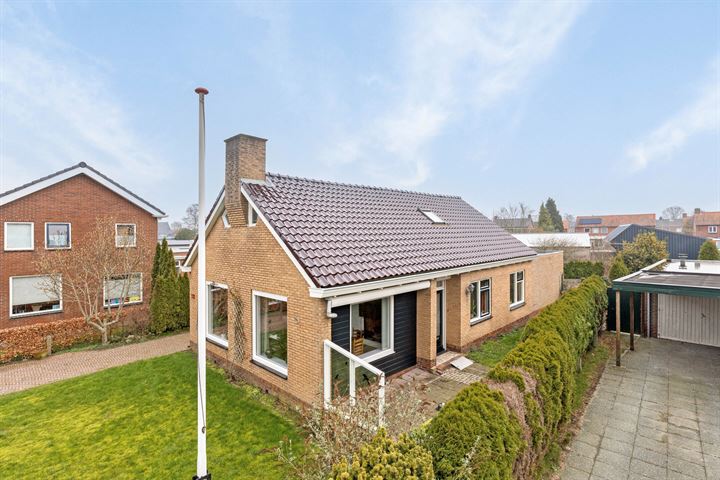 Hoofdweg 115 in Wagenborgen foto