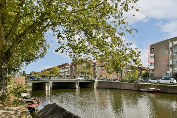 Hoofdweg 127G in Amsterdam foto