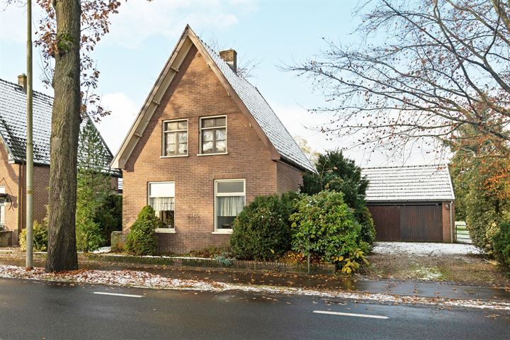 Hoofdweg 185 in Loenen foto