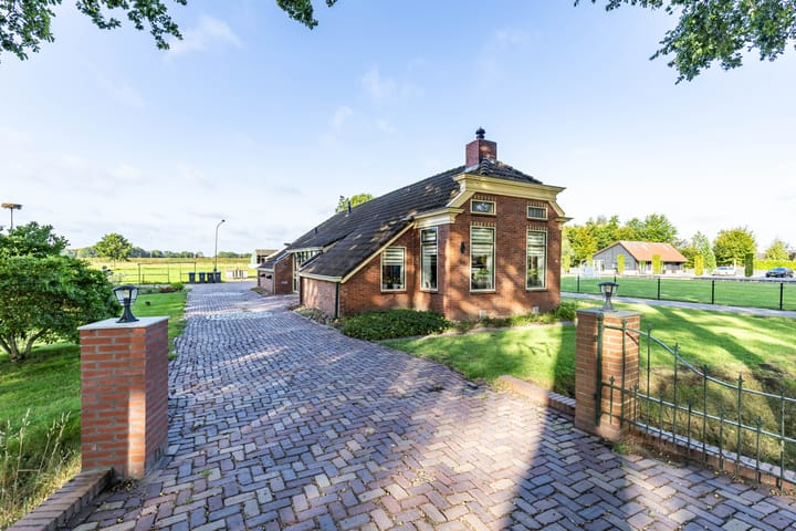 Hoofdweg 24 in Scharmer