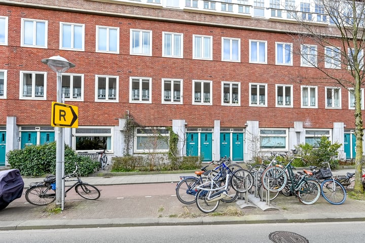 Hoofdweg 335-1 in Amsterdam foto