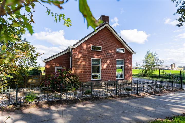 Hoofdweg 5 in Scharmer foto