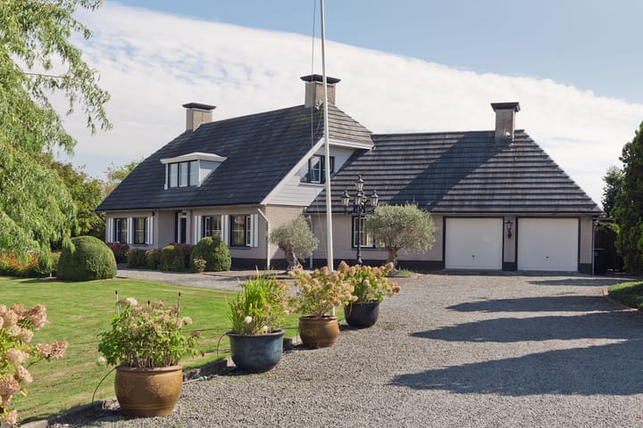Hoofdweg 77 in De Kwakel